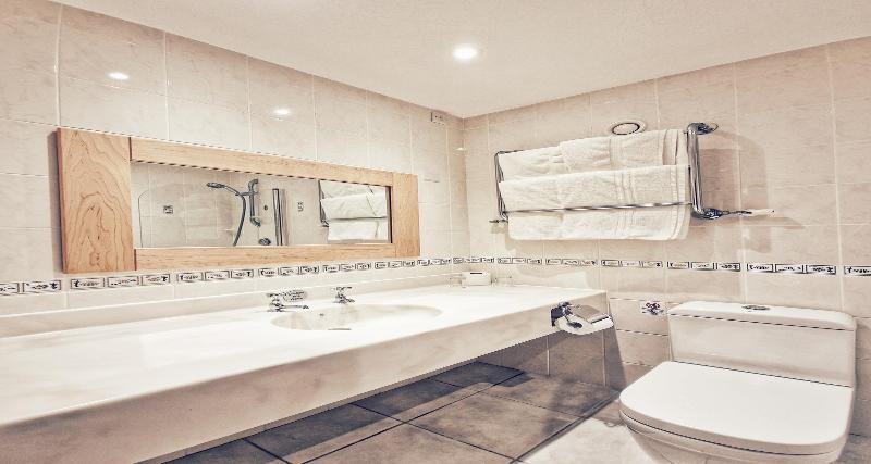 Best Western Premier Blunsdon House Hotel - Oda