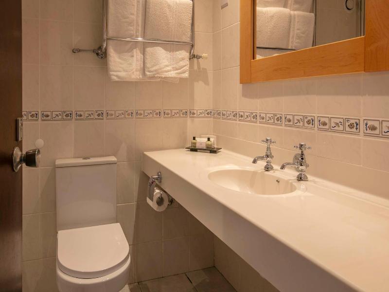 Best Western Premier Blunsdon House Hotel - Oda