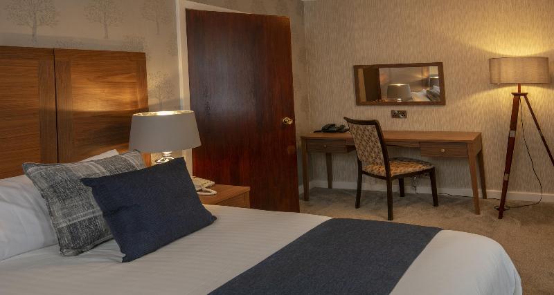 Best Western Premier Blunsdon House Hotel - Oda