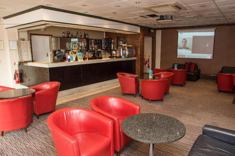 Best Western Marks Tey Hotel - Bar
