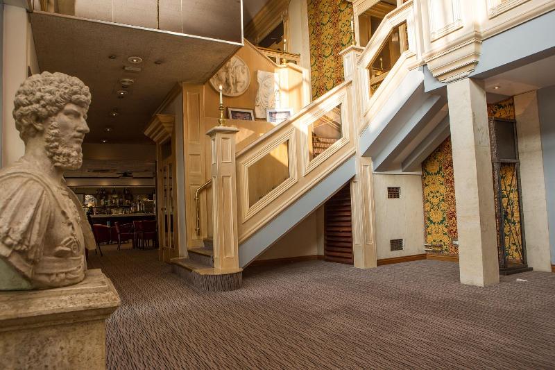 Best Western Marks Tey Hotel - Lobi