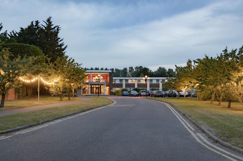 Best Western Marks Tey Hotel - Genel