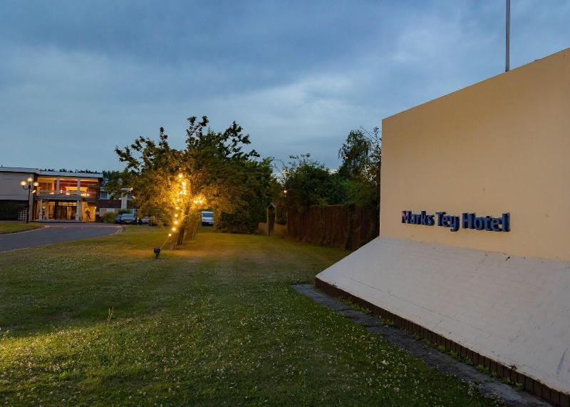 Best Western Marks Tey Hotel - Teras