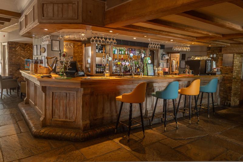 Best Western The Ship Hotel - Bar