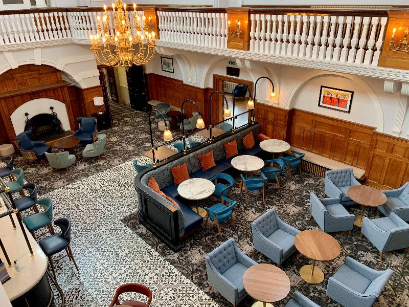 Best Western Chilworth Manor Hotel - Bar