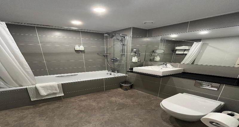 Best Western Chilworth Manor Hotel - Oda
