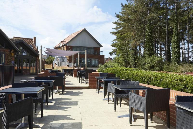 Le Strange Arms Hotel - Genel