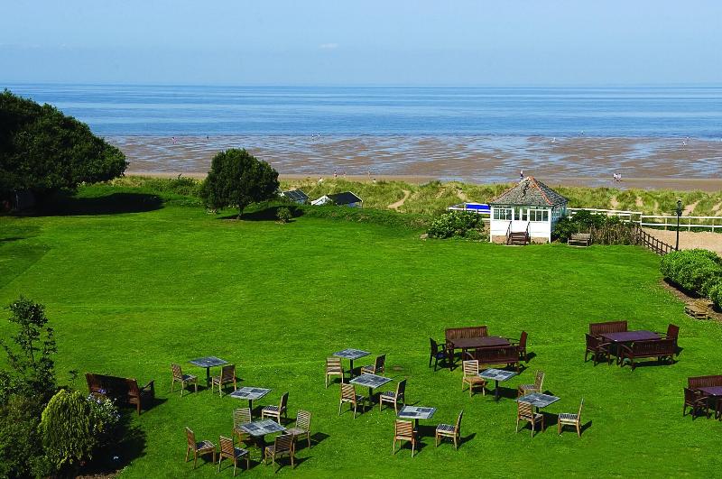 Le Strange Arms Hotel - Teras