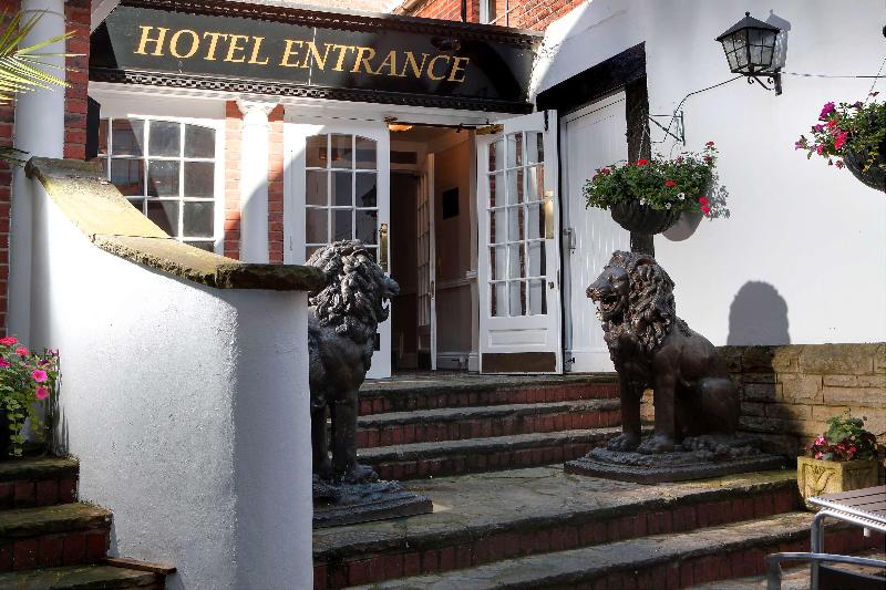 Lion Hotel - Genel