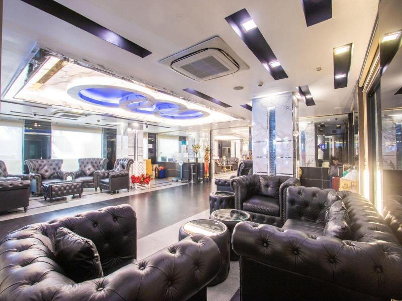 Gusto Hotel Pratunam - Lobi