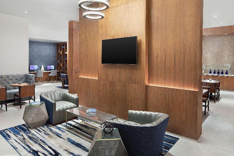 DoubleTree by Hilton Hotel Newark Airport - Genel