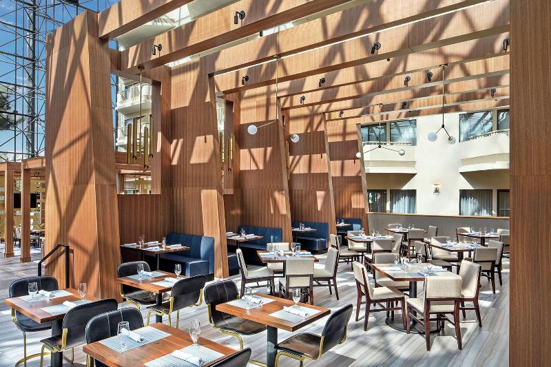 DoubleTree by Hilton Hotel Newark Airport - Restoran