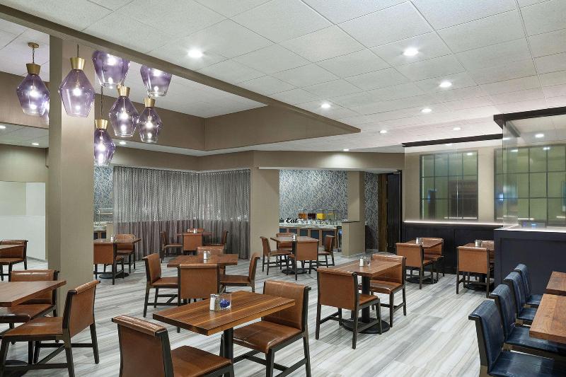 DoubleTree by Hilton Hotel Newark Airport - Restoran