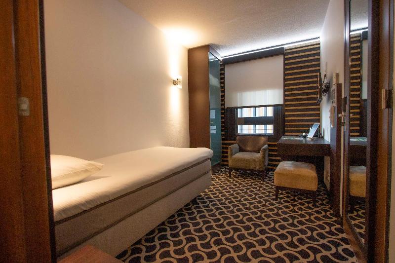Golden Tulip Hotel West-Ende - Oda