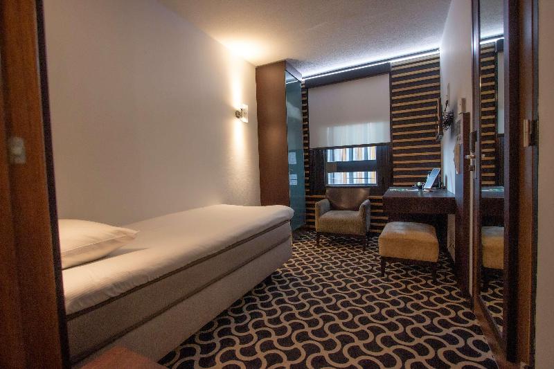 Golden Tulip Hotel West-Ende - Oda