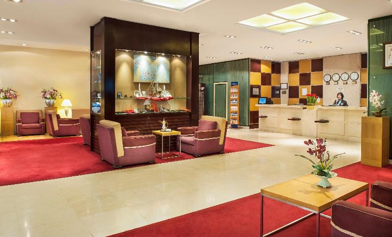 Golden Tulip Sharjah - Lobi