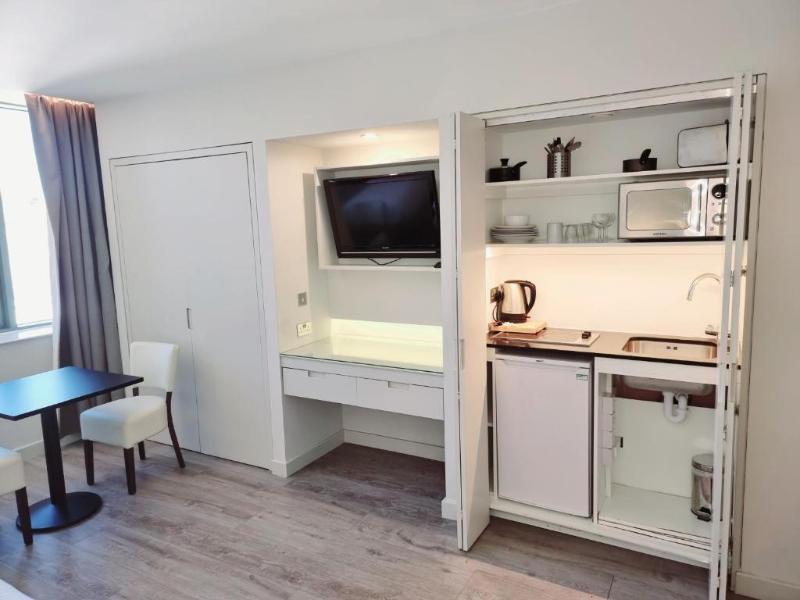 Axiom Park Hotel - Oda