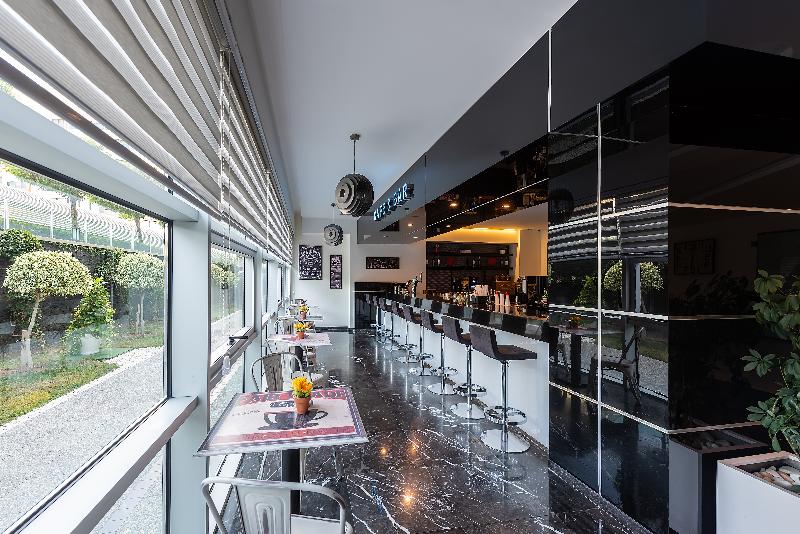 White City Resort Hotel - Bar