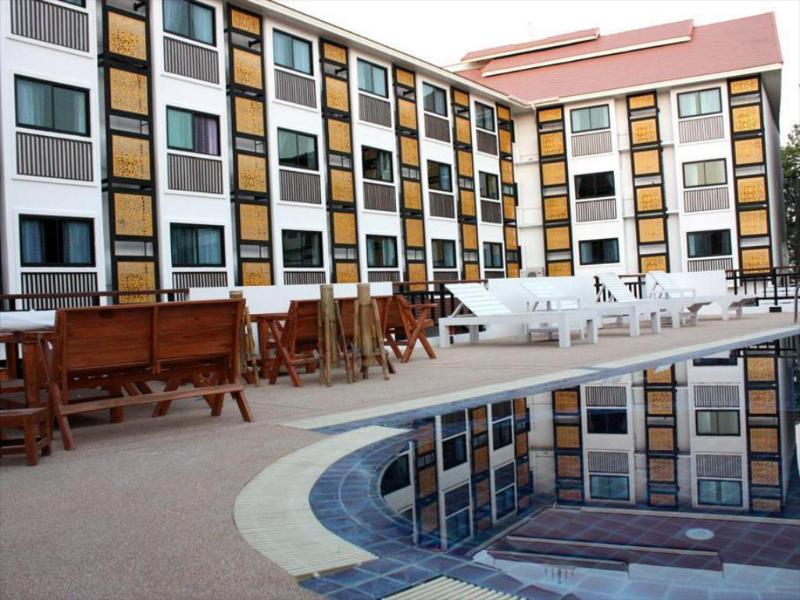 Wangburapa Grand Hotel - Restoran