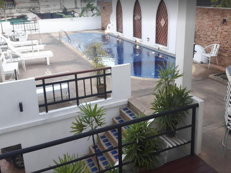 Wangburapa Grand Hotel - Teras