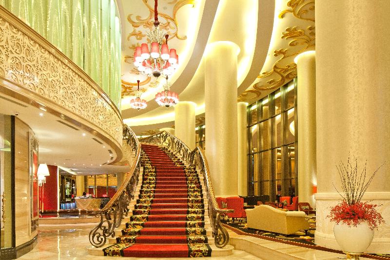 The Trans Luxury Hotel - Lobi