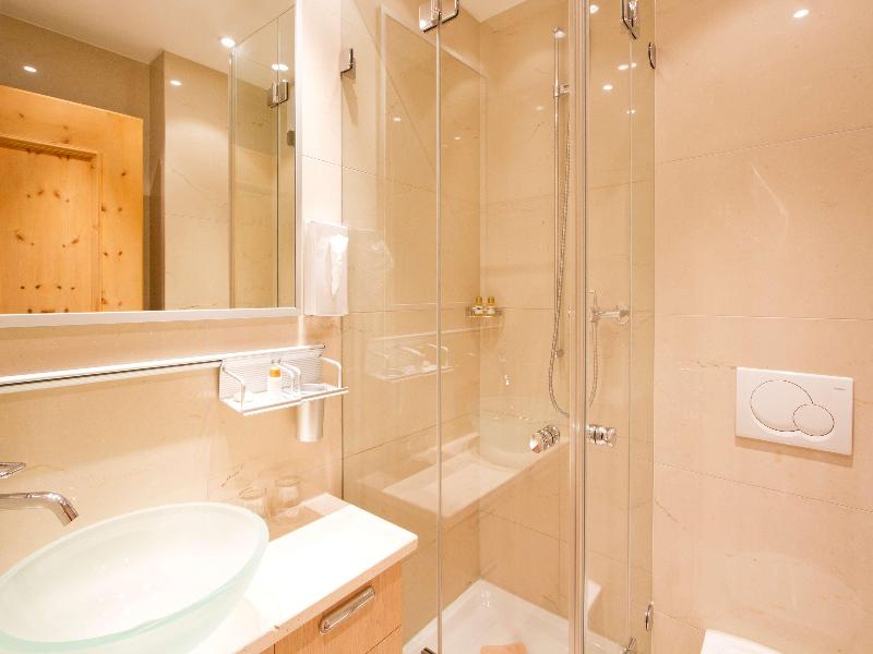 Edelweiss Swiss Quality Hotel - Oda