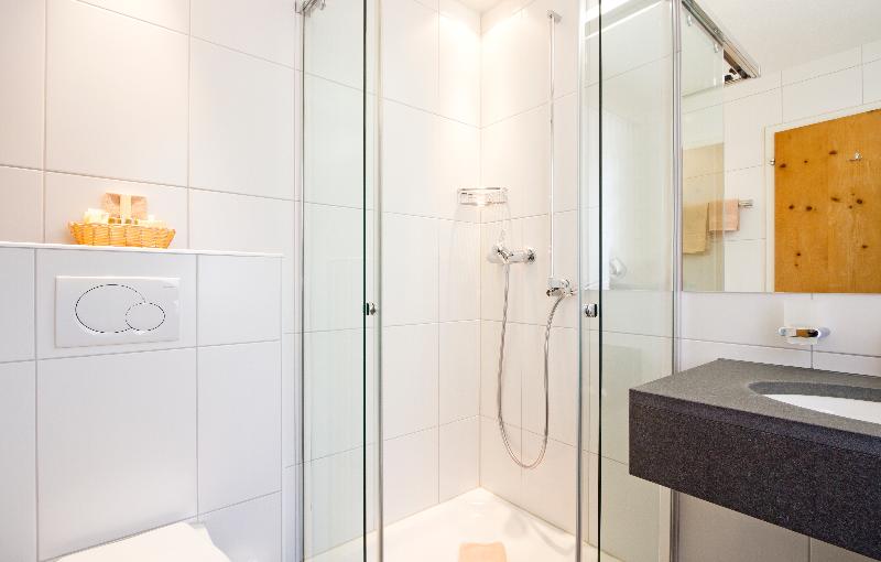 Edelweiss Swiss Quality Hotel - Oda