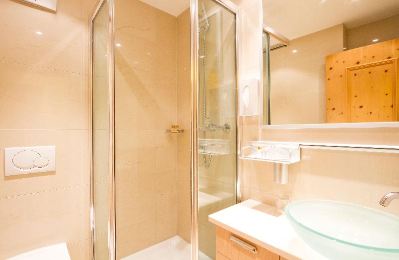 Edelweiss Swiss Quality Hotel - Oda