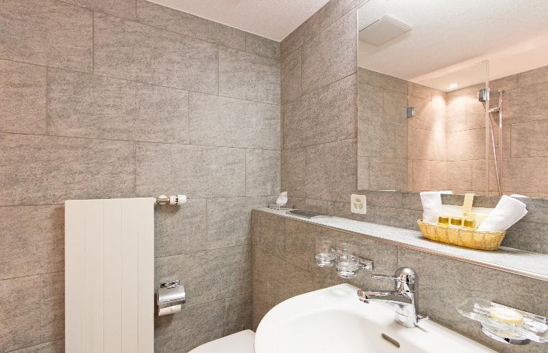Edelweiss Swiss Quality Hotel - Oda