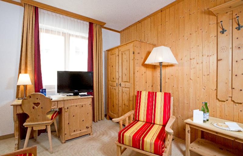 Edelweiss Swiss Quality Hotel - Oda