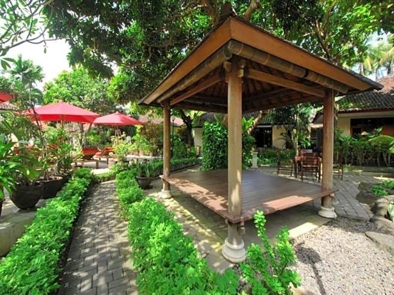 Yulia Beach Inn Kuta - Genel