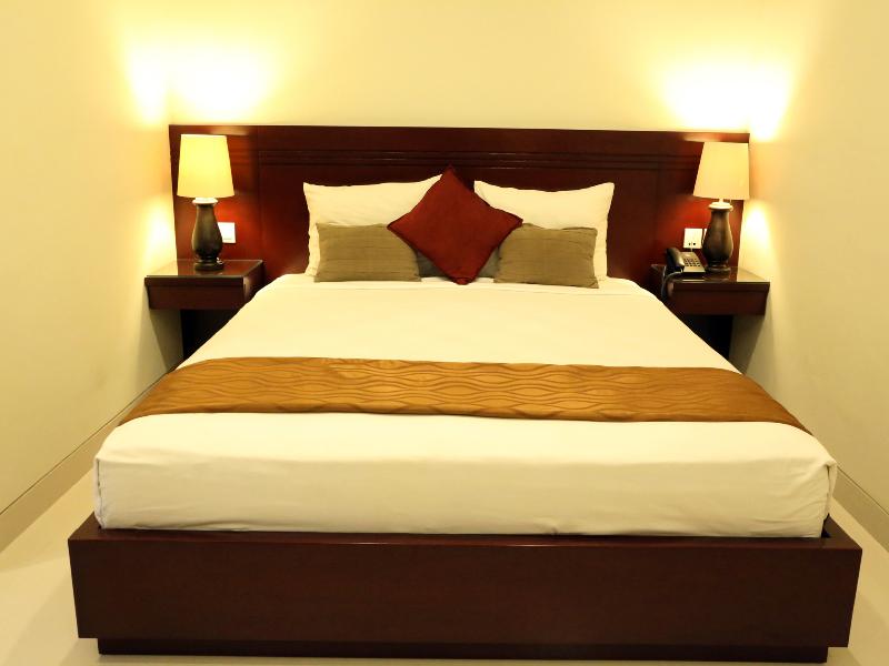 Yulia Beach Inn Kuta - Oda