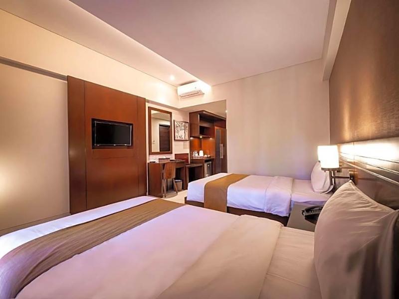 Yulia Beach Inn Kuta - Oda