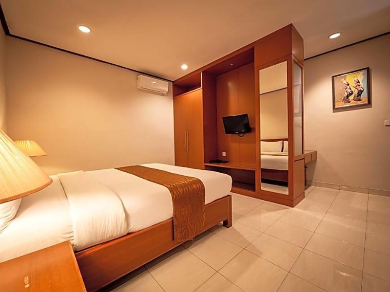 Yulia Beach Inn Kuta - Oda