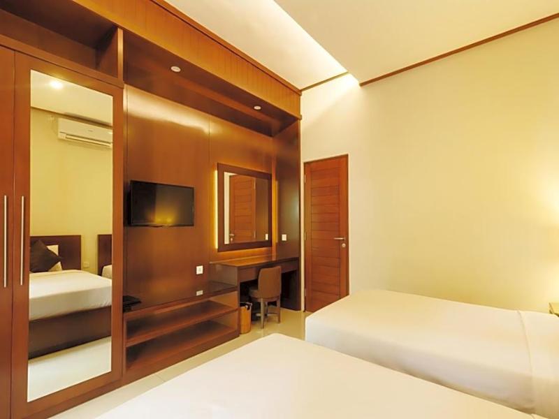 Yulia Beach Inn Kuta - Oda