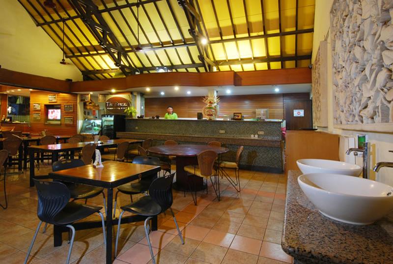 Yulia Beach Inn Kuta - Restoran