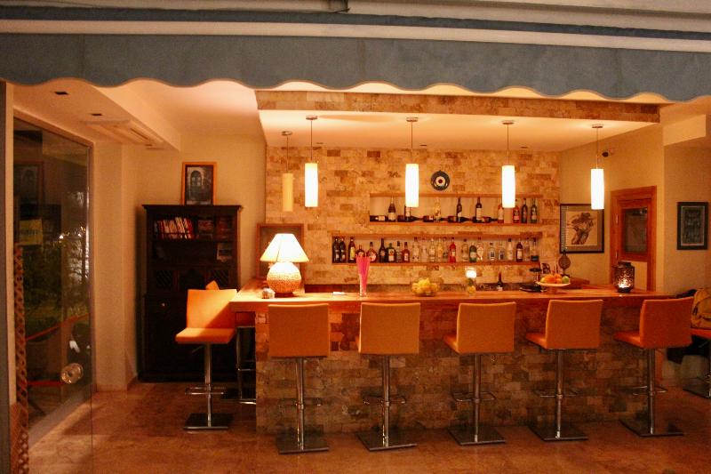 Saylam Suites - Bar