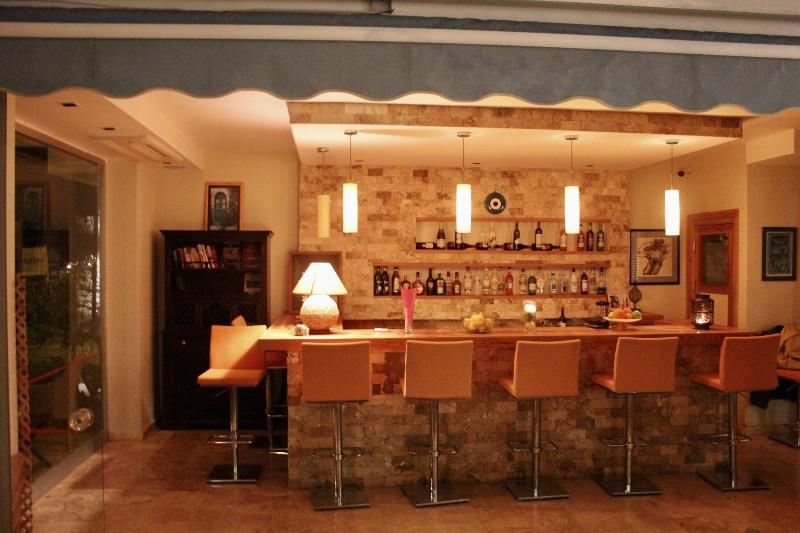 Saylam Suites - Bar