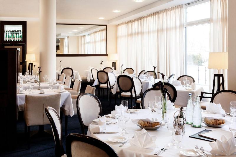 Vier Jahreszeiten Starnberg Hotel - Restoran