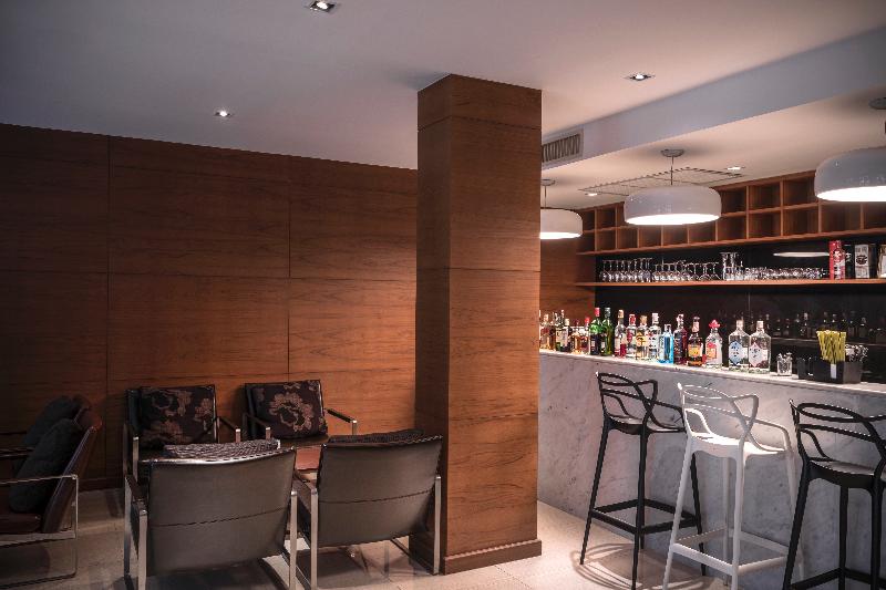 S33 Compact Sukhumvit Hotel - Bar