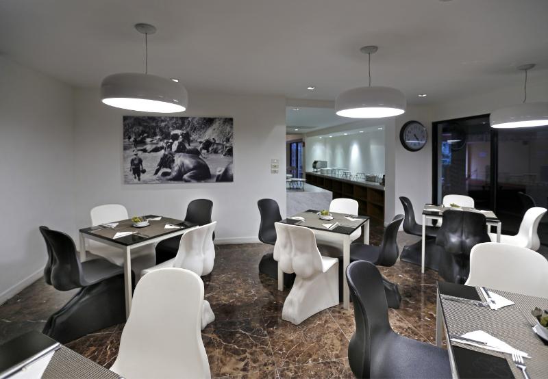 S33 Compact Sukhumvit Hotel - Restoran