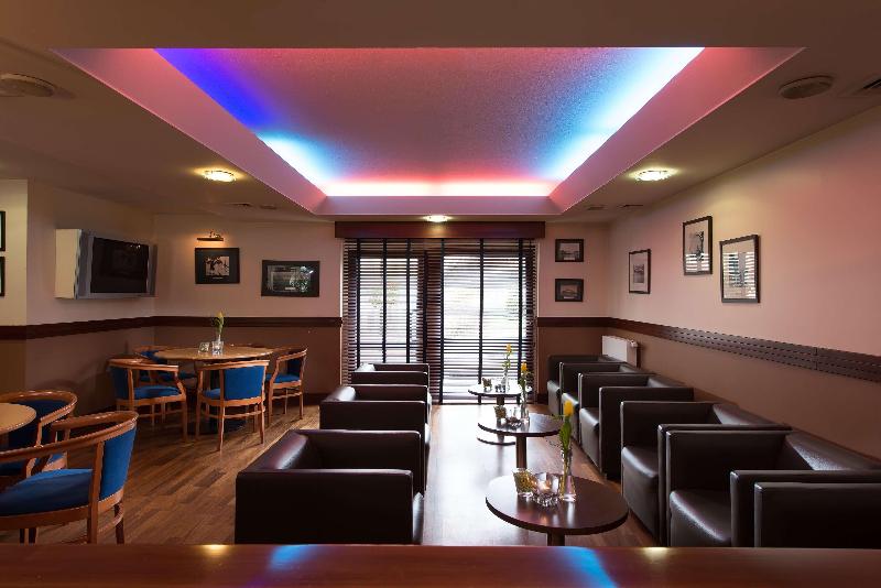 Peine Salzgitter Hotel by Belvilla - Bar