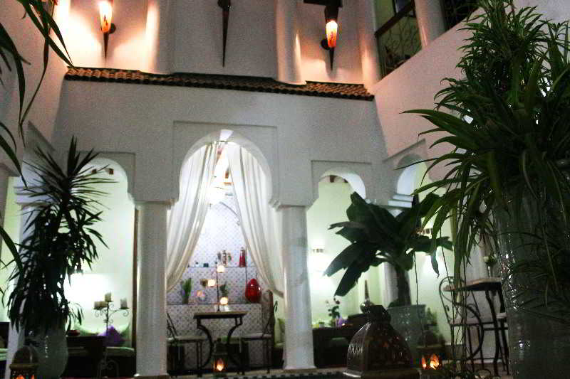 Riad Alida - Genel
