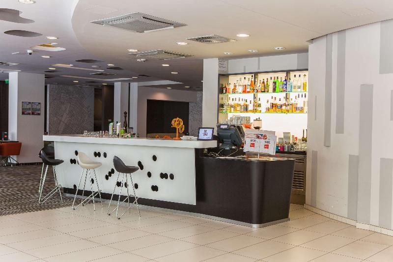 Park Inn by Radisson Budapest - Bar