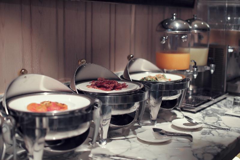 Arcadia Suites Bangkok - Restoran