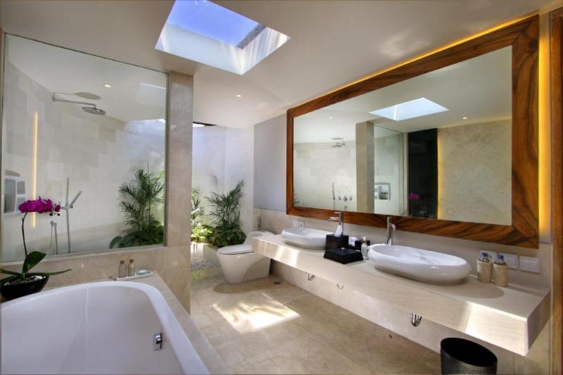 The Akasha Seminyak Bali Luxury Villas - Oda