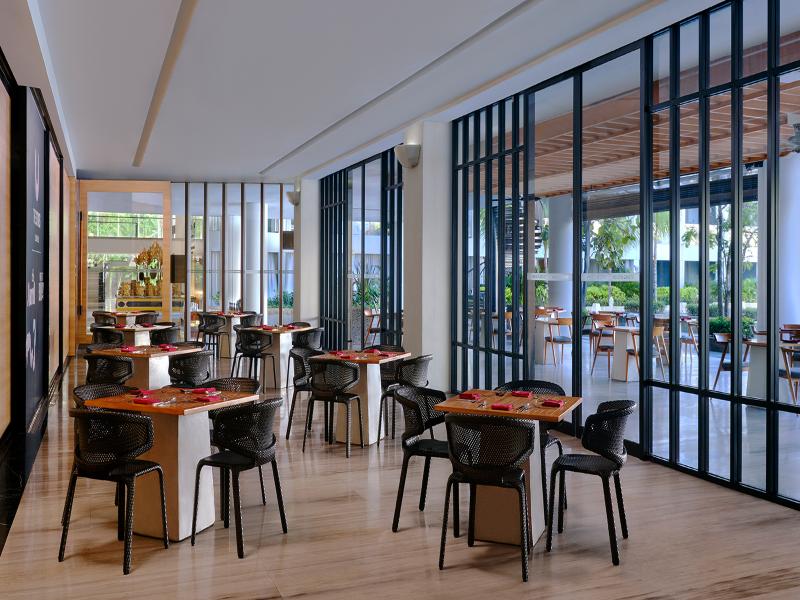 The Stones Hotel - Legian, Bali - Restoran
