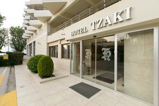 Tzaki Hotel & Restaurant