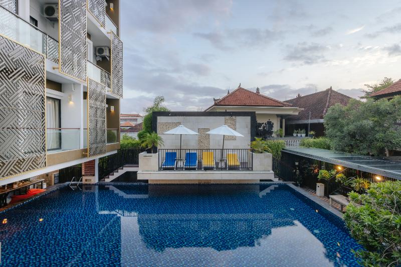Horison Seminyak - Havuz
