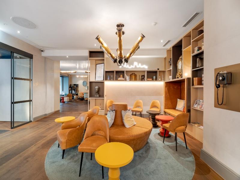 Opera Hotel - Lobi